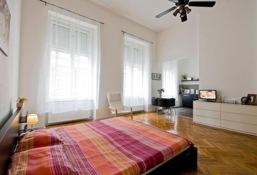 Balcony Apartment Budapest Ngoại thất bức ảnh