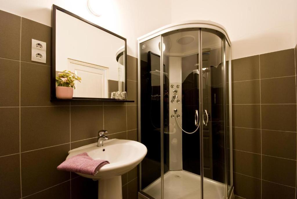 Balcony Apartment Budapest Ngoại thất bức ảnh