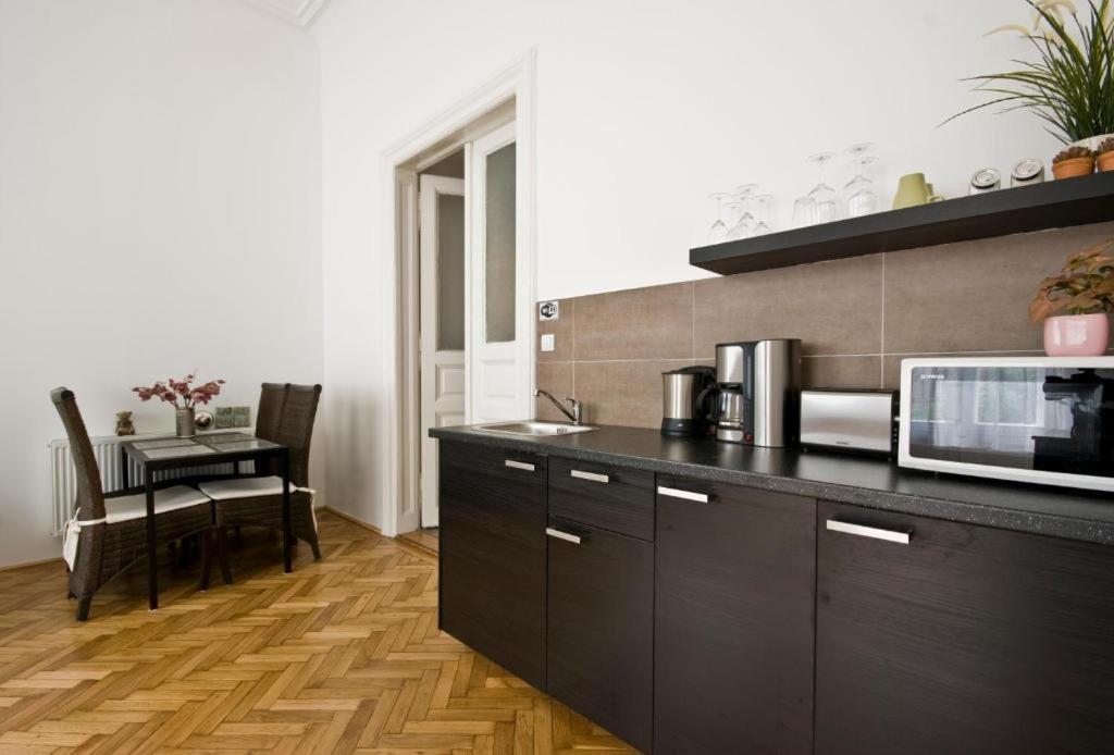 Balcony Apartment Budapest Ngoại thất bức ảnh